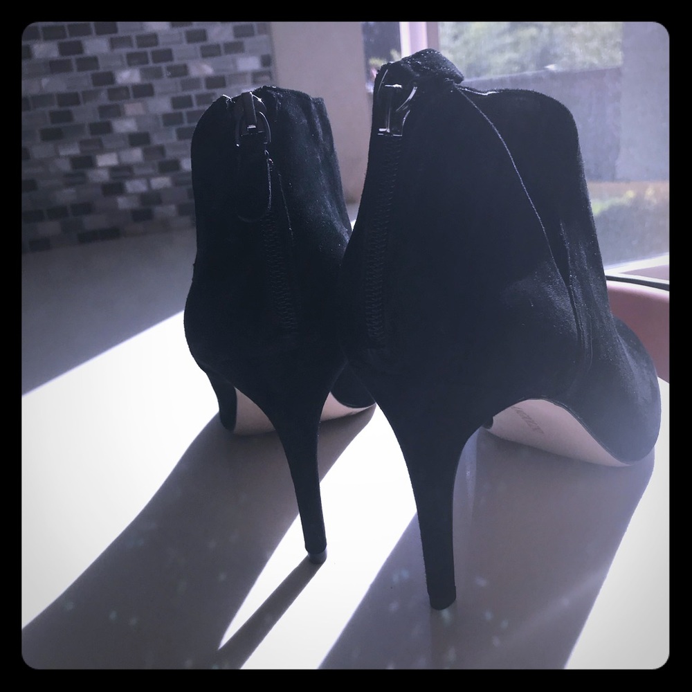 Enzo Angiolini genuine suede booties NEW sz 10/40